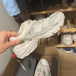 brand new new balance 530 sneakers in white